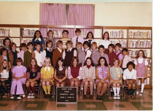 Sacred Heart 1973 6th grade.jpg
